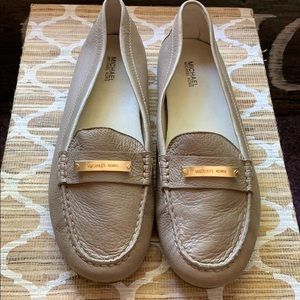 Michael Kors new wo tags tan suede slip ons loafer